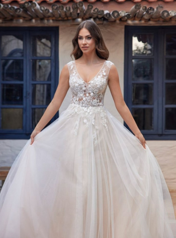 RFB CC Clarissa CU Front 20110 0958 687x1030